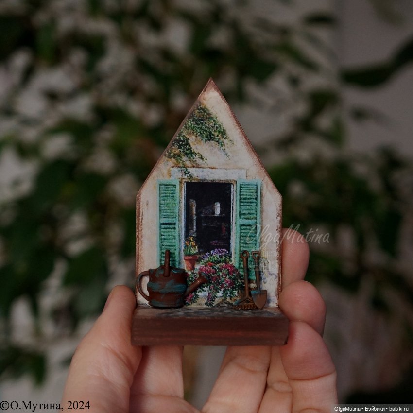 Полочки-витрины для мини кукол и зверят