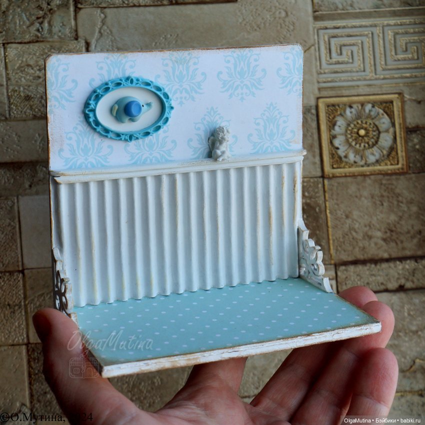 Полочки-витрины для мини кукол и зверят