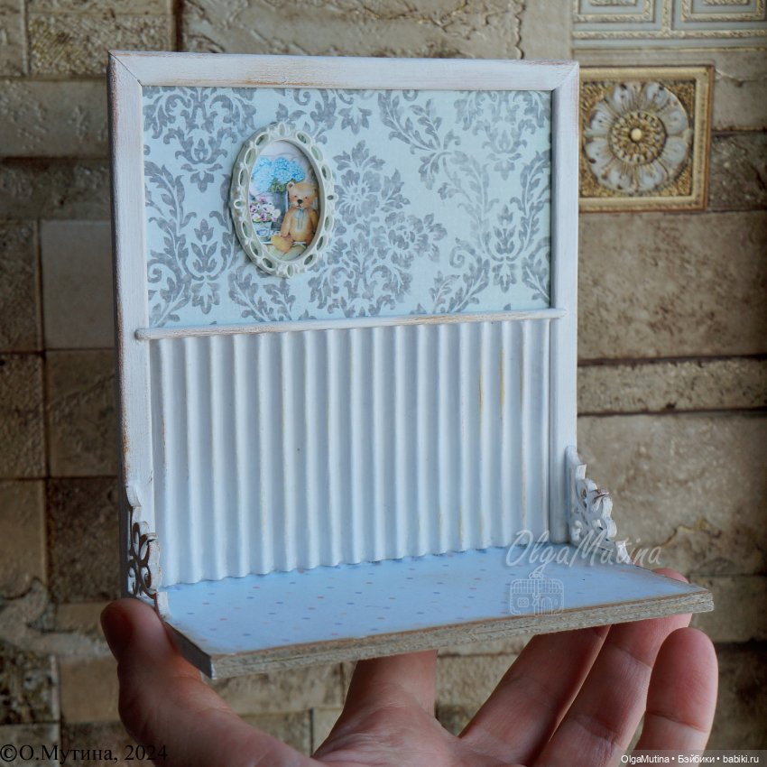 Полочки-витрины для мини кукол и зверят