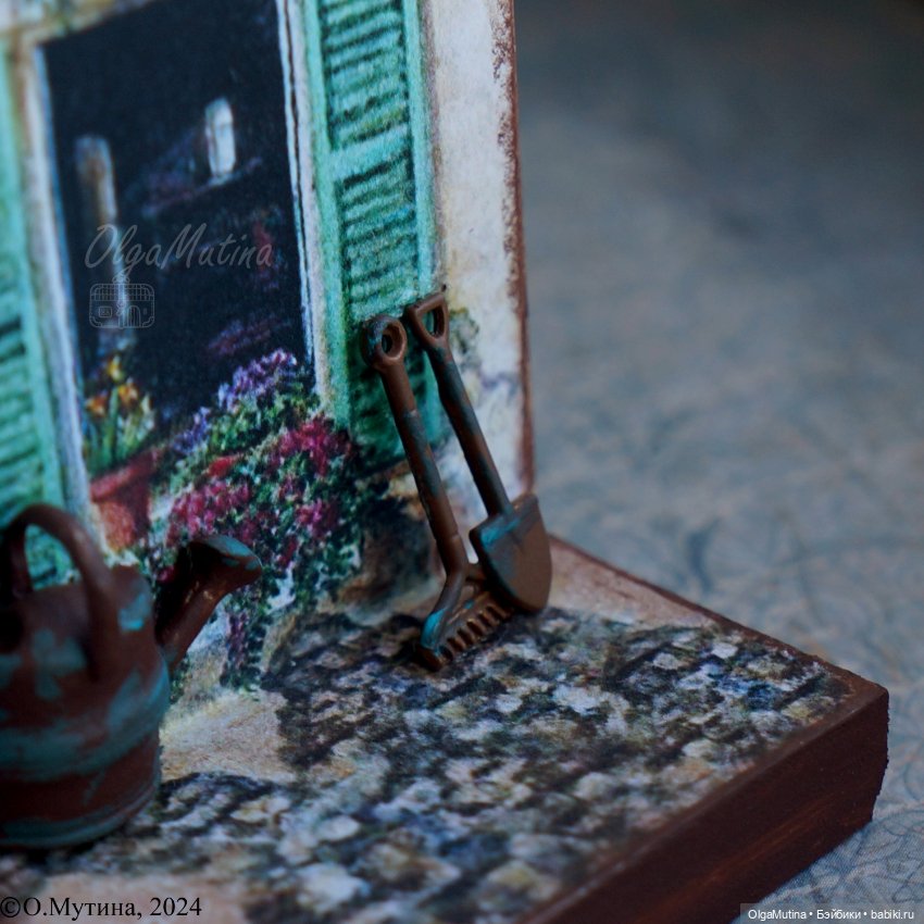 Полочки-витрины для мини кукол и зверят