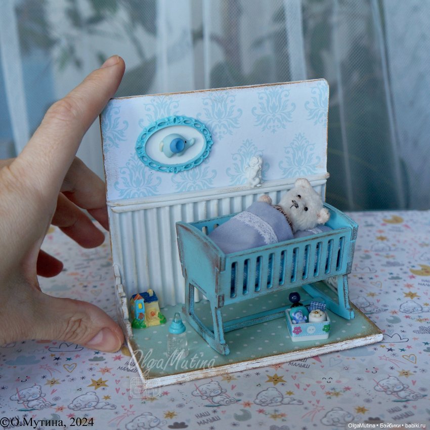 Полочки-витрины для мини кукол и зверят
