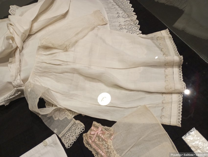 Куклы, игрушки, детская одежда и обувь на выставке моды 19-го века