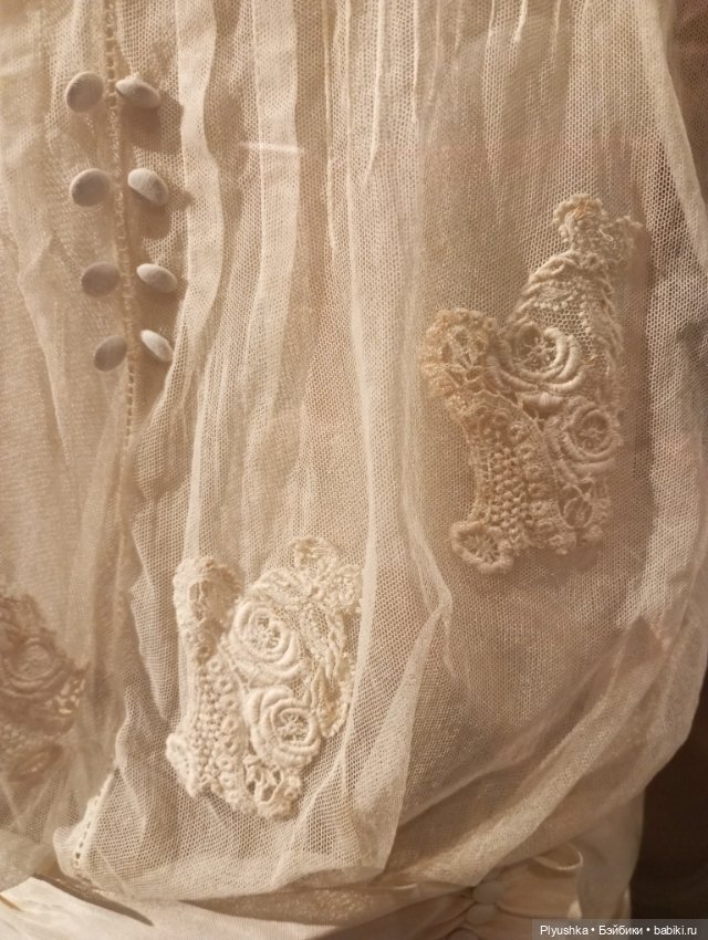 Куклы, игрушки, детская одежда и обувь на выставке моды 19-го века