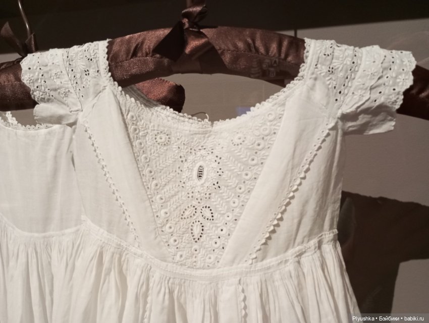 Куклы, игрушки, детская одежда и обувь на выставке моды 19-го века