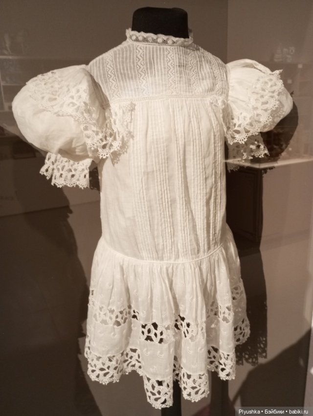 Куклы, игрушки, детская одежда и обувь на выставке моды 19-го века