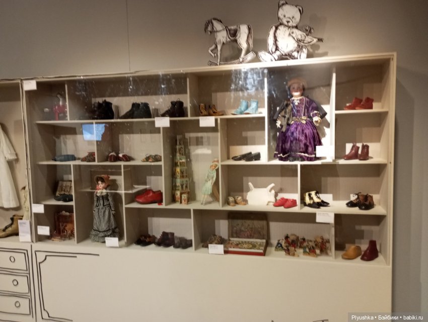 Куклы, игрушки, детская одежда и обувь на выставке моды 19-го века