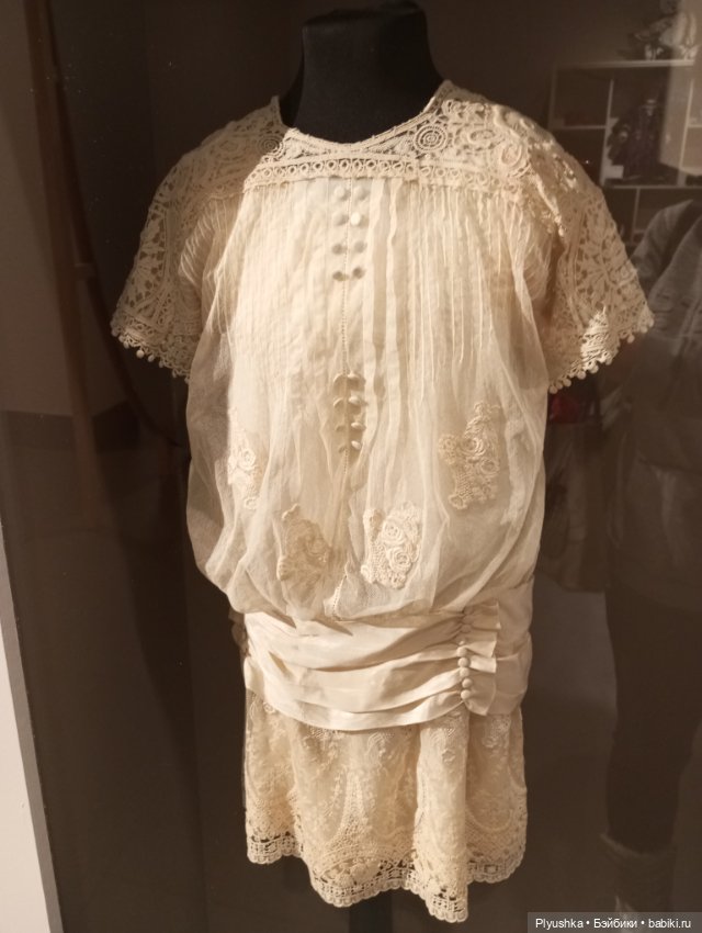 Куклы, игрушки, детская одежда и обувь на выставке моды 19-го века