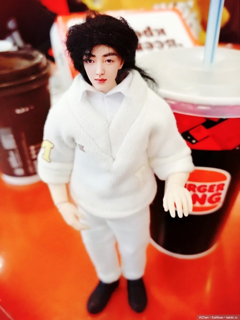 На прогулке — Портретные куклы знаменитостей: звезды кино