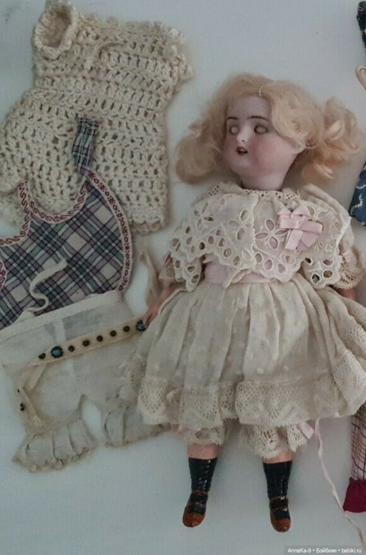 Любовь к простым платьям — Антикварные куклы Mignonette (Миньонетта): карманные