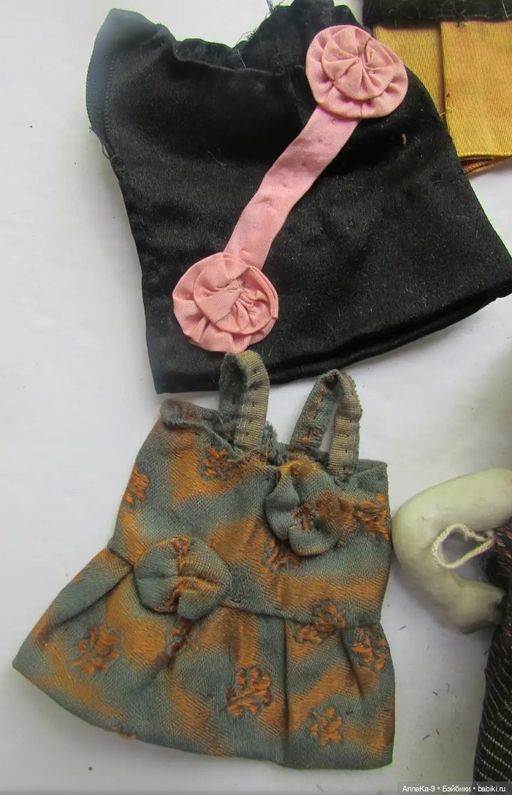 Любовь к простым платьям — Антикварные куклы Mignonette (Миньонетта): карманные