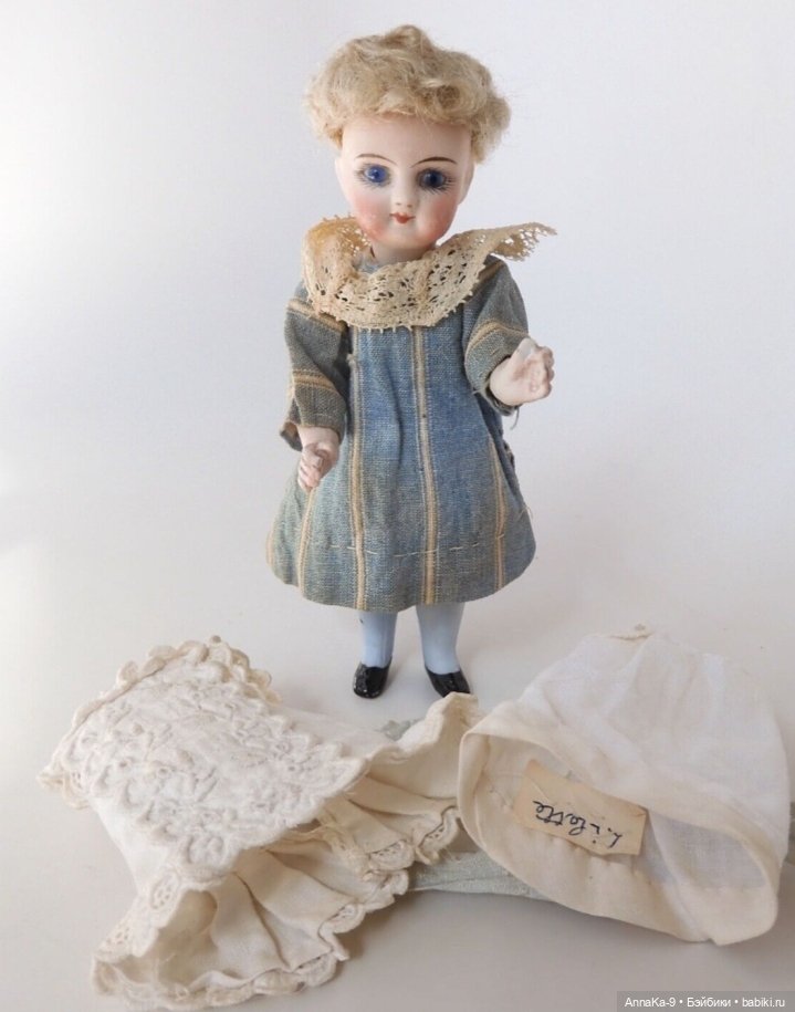 Любовь к простым платьям — Антикварные куклы Mignonette (Миньонетта): карманные