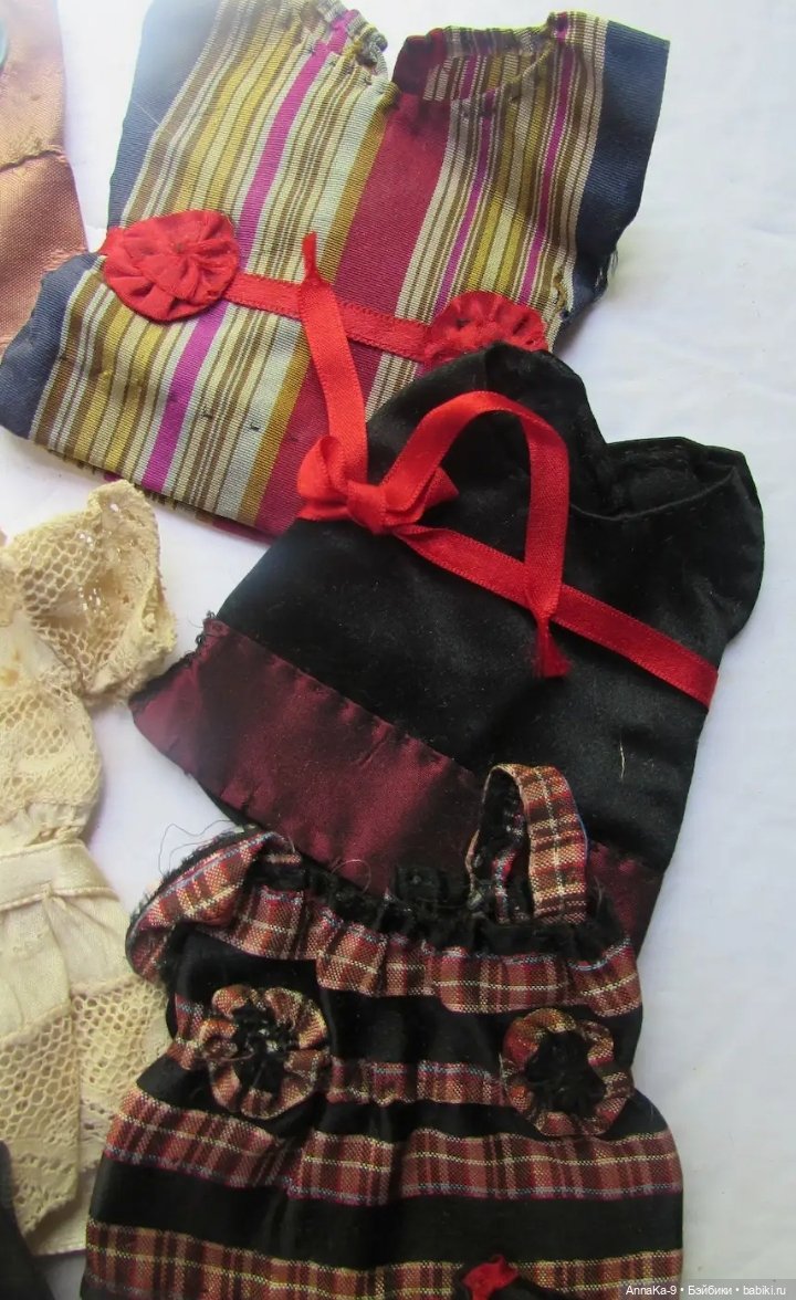 Любовь к простым платьям — Антикварные куклы Mignonette (Миньонетта): карманные