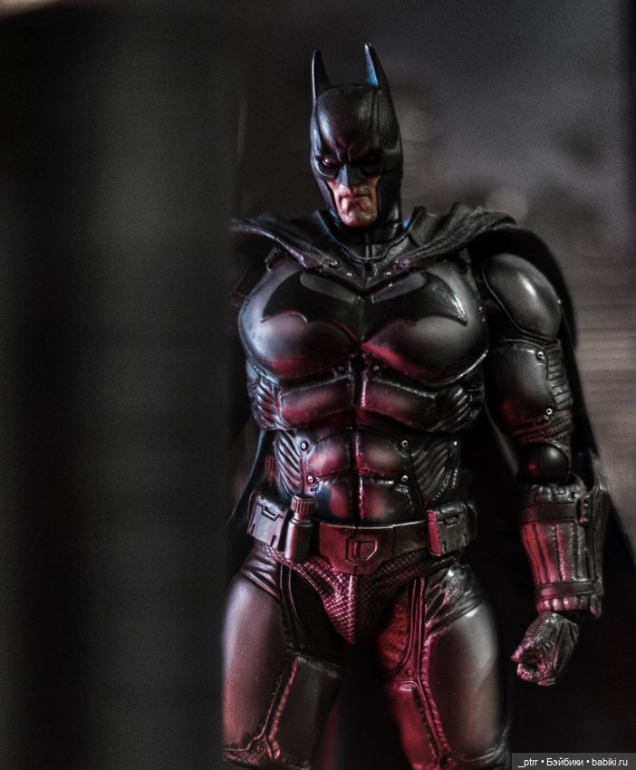 Play Arts Kai Batman: Arkham Origins