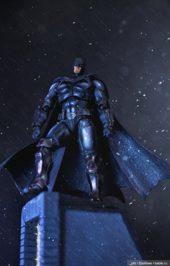 Play Arts Kai Batman: Arkham Origins (фото 4)
