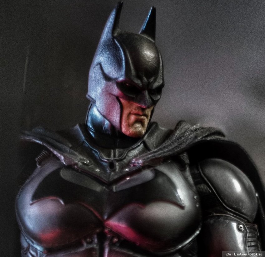 Play Arts Kai Batman: Arkham Origins (фото 3)