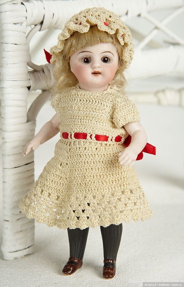 Вязаные наряды для миньонет