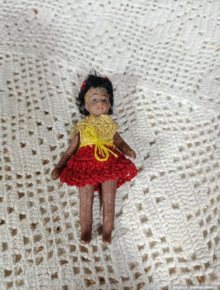 Вязаные наряды для миньонет (фото 5)