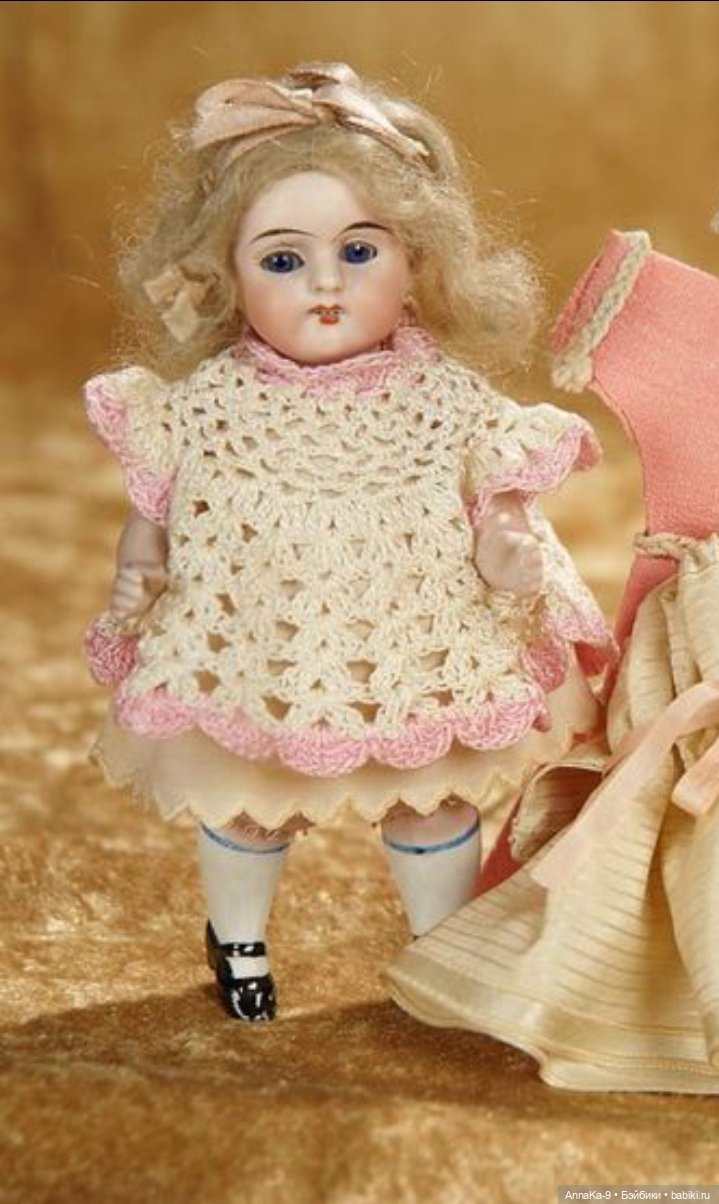 Вязаные наряды для миньонет