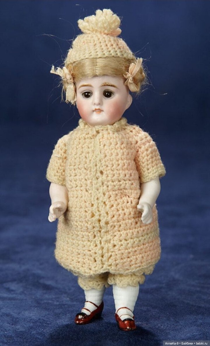 Вязаные наряды для миньонет