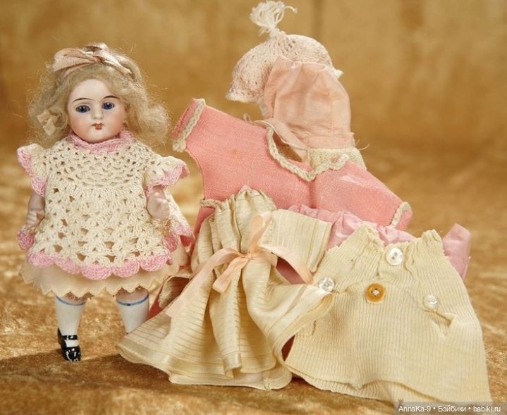 Вязаные наряды для миньонет