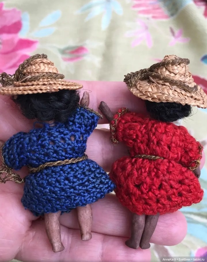 Вязаные наряды для миньонет (фото 3)