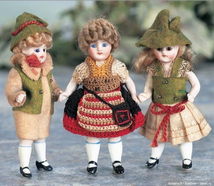 Вязаные наряды для миньонет