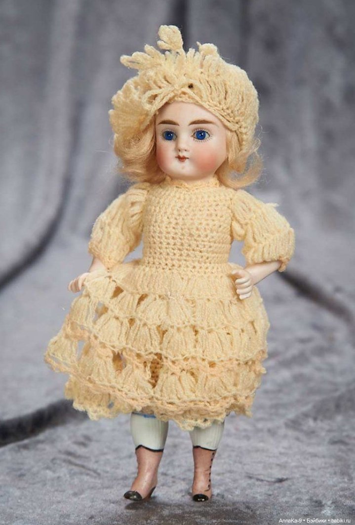Вязаные наряды для миньонет