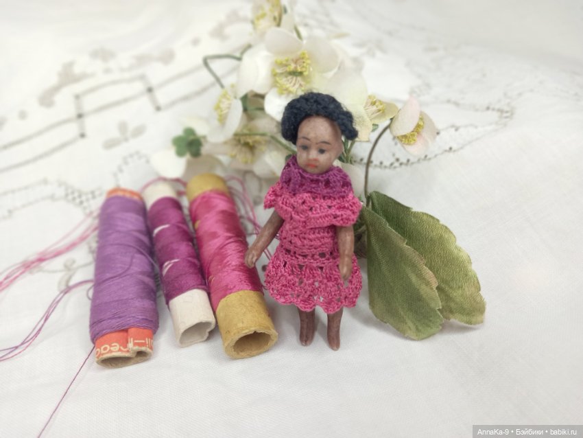 Вязаные наряды для моих миньонет (фото 2)