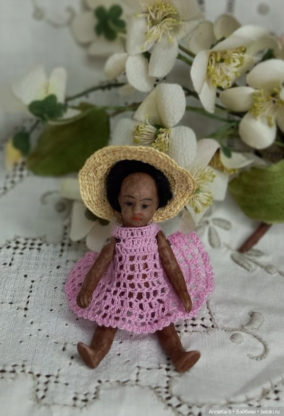Вязаные наряды для моих миньонет (фото 9)