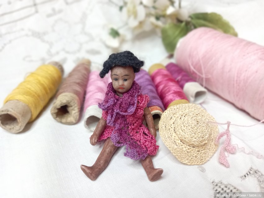Вязаные наряды для моих миньонет (фото 3)