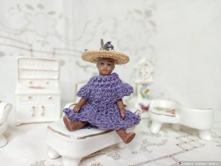 Вязаные наряды для моих миньонет (фото 8)