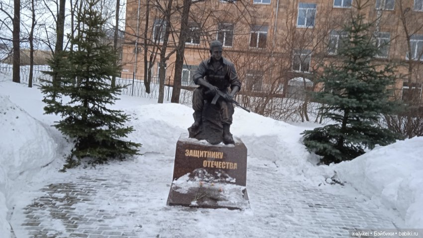 Мальчики большие и маленькие (23 февраля)