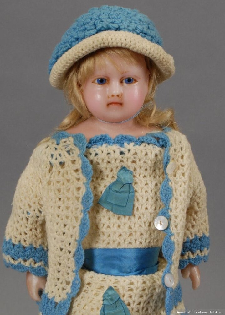 Вязаные наряды для больших и маленьких антикварных куколок (фото 4)