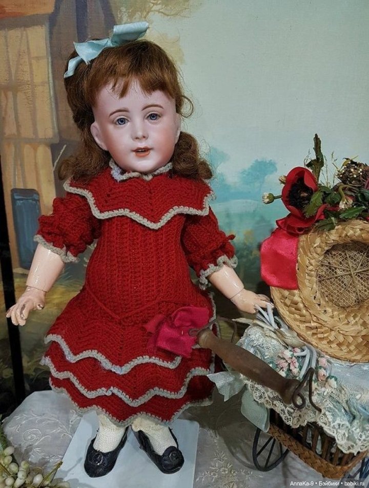 Вязаные наряды для больших и маленьких антикварных куколок