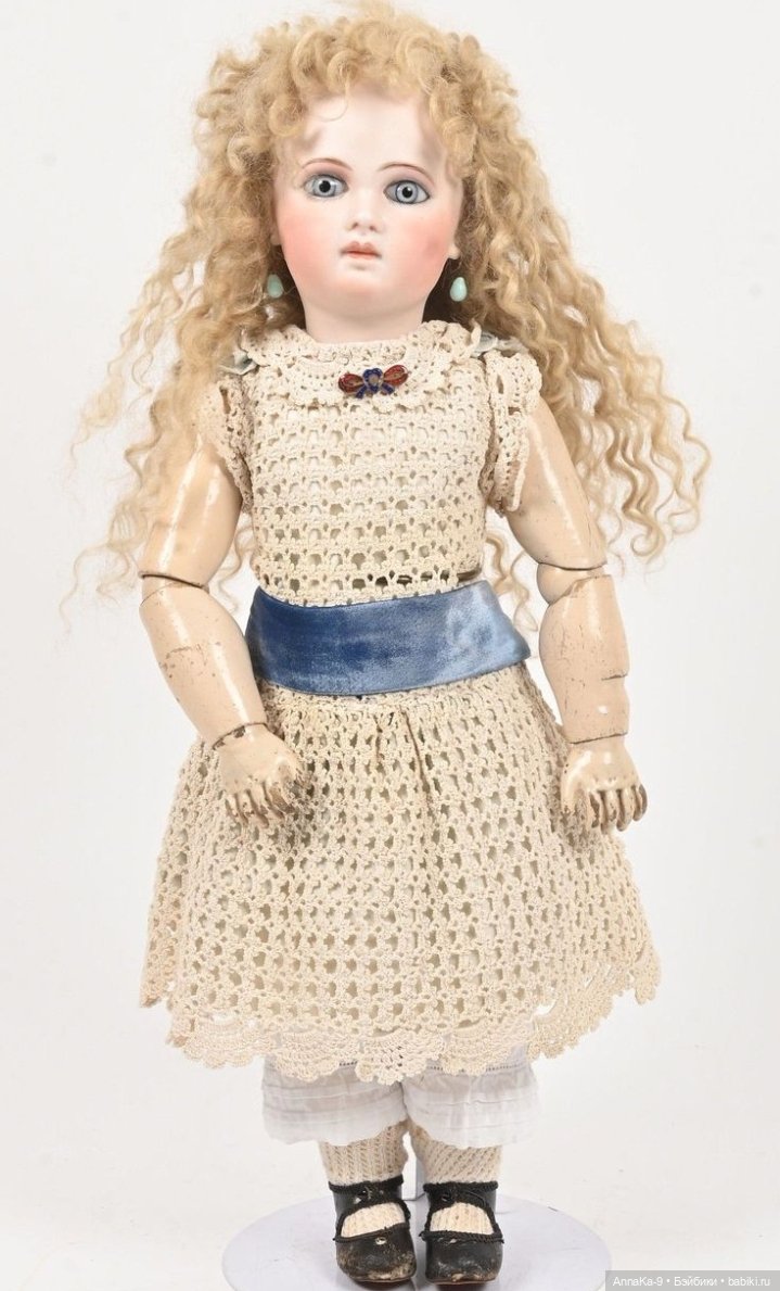 Вязаные наряды для больших и маленьких антикварных куколок (фото 6)