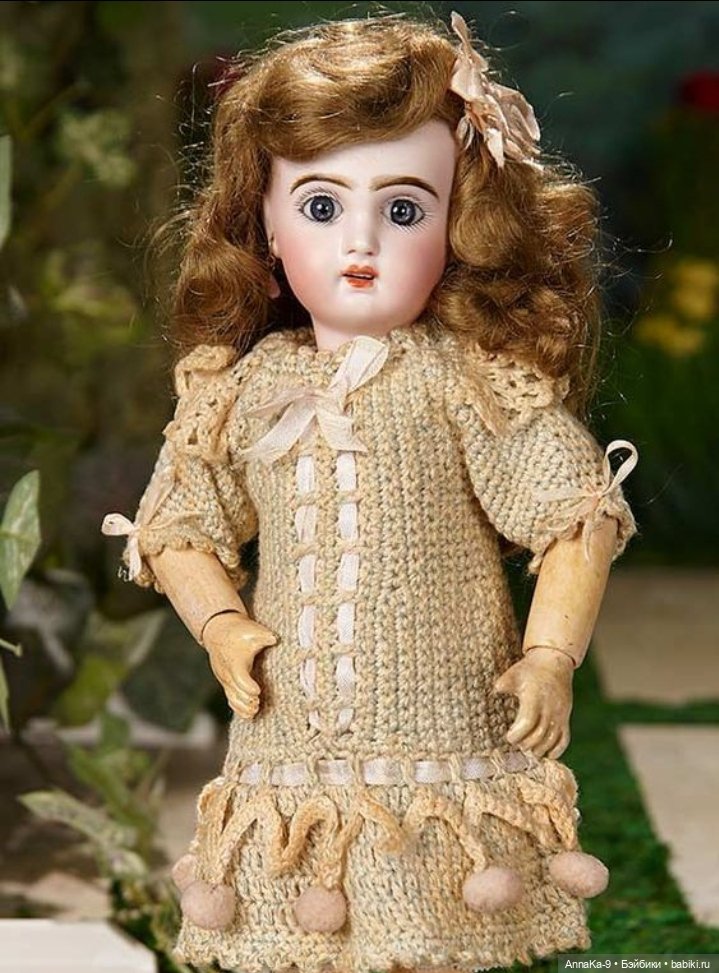 Вязаные наряды для больших и маленьких антикварных куколок