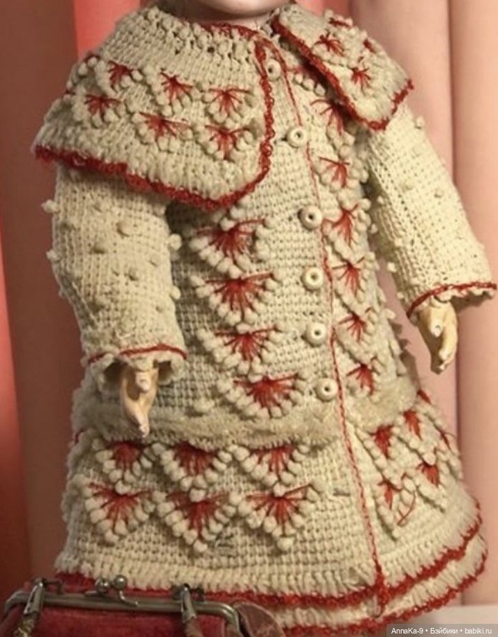Вязаные наряды для больших и маленьких антикварных куколок