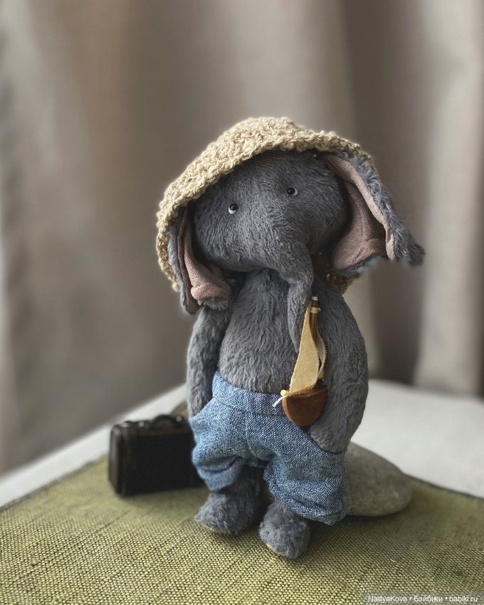 Готовлю новую коллекцию. Пока без названия. Будет серая и о море