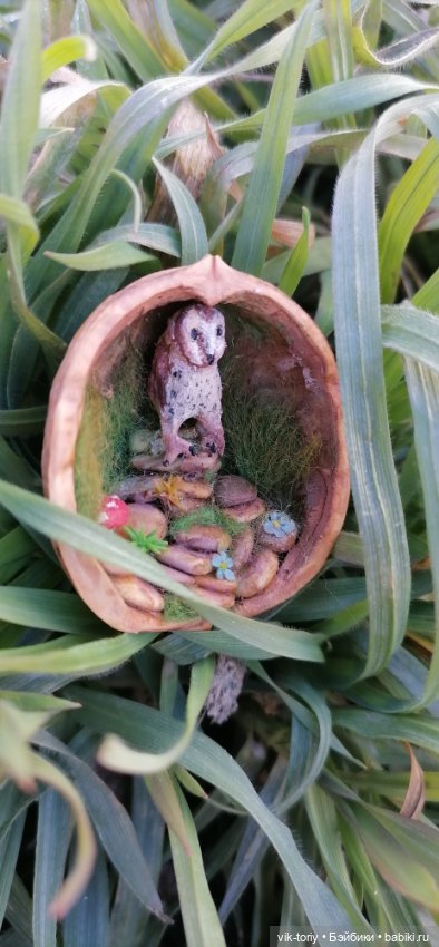 Миниатюра в грецком орехе (фото 4)