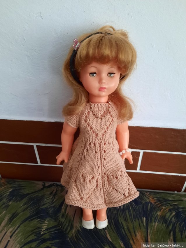 Эльвия и Джемма в новых платьях (фото 7)