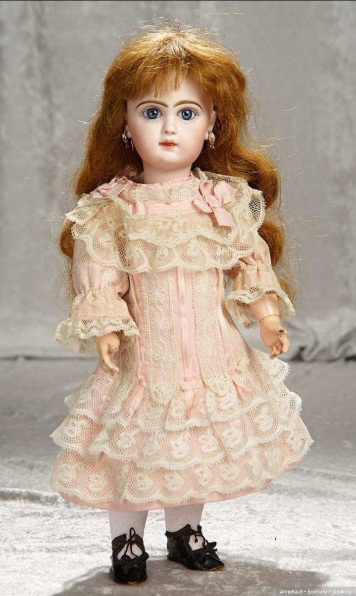 Кукольные платья из кружев, хлопковой сетки и шитья