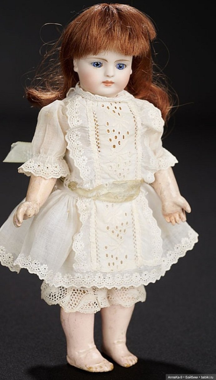 Кукольные платья из кружев, хлопковой сетки и шитья