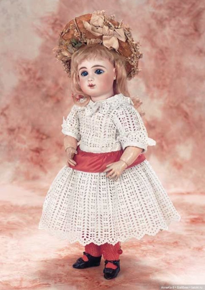 Кукольные платья из кружев, хлопковой сетки и шитья