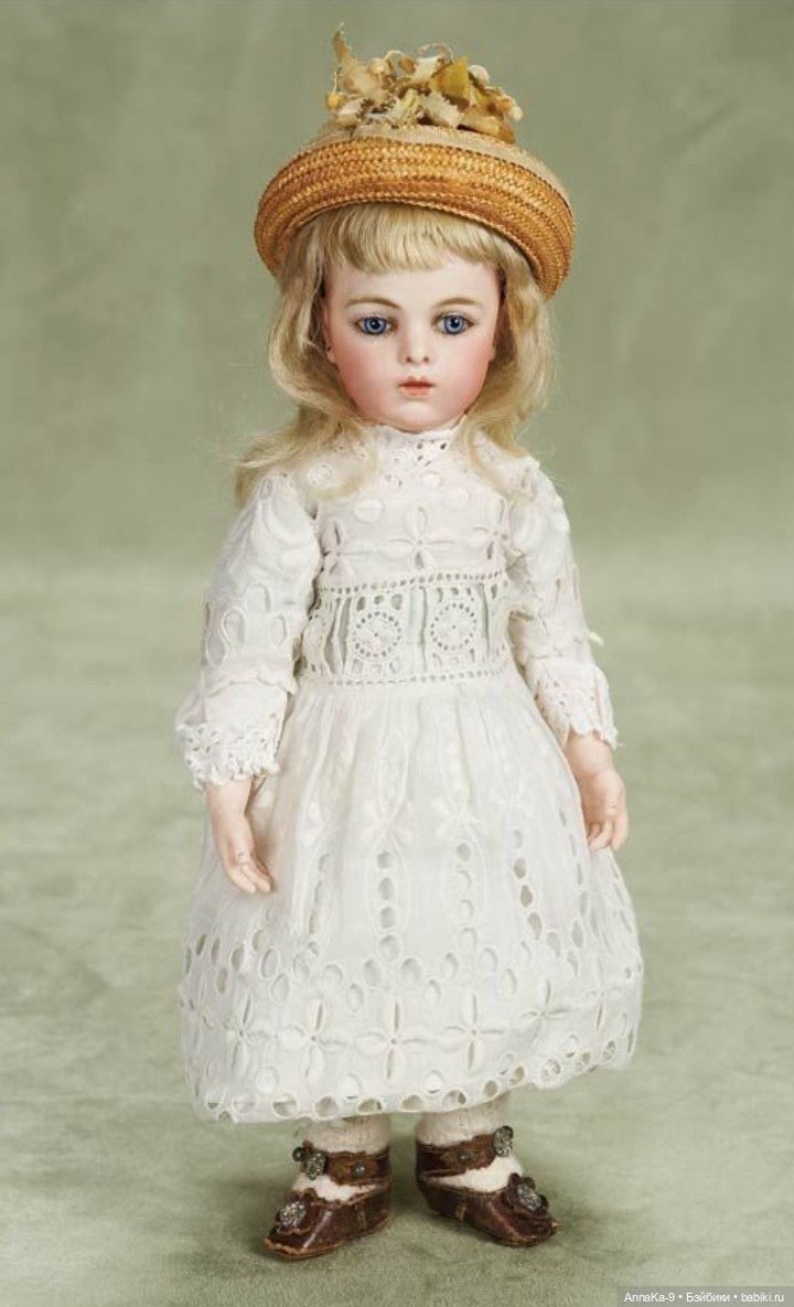 Кукольные платья из кружев, хлопковой сетки и шитья