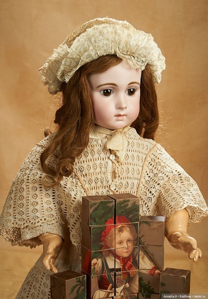 Кукольные платья из кружев, хлопковой сетки и шитья
