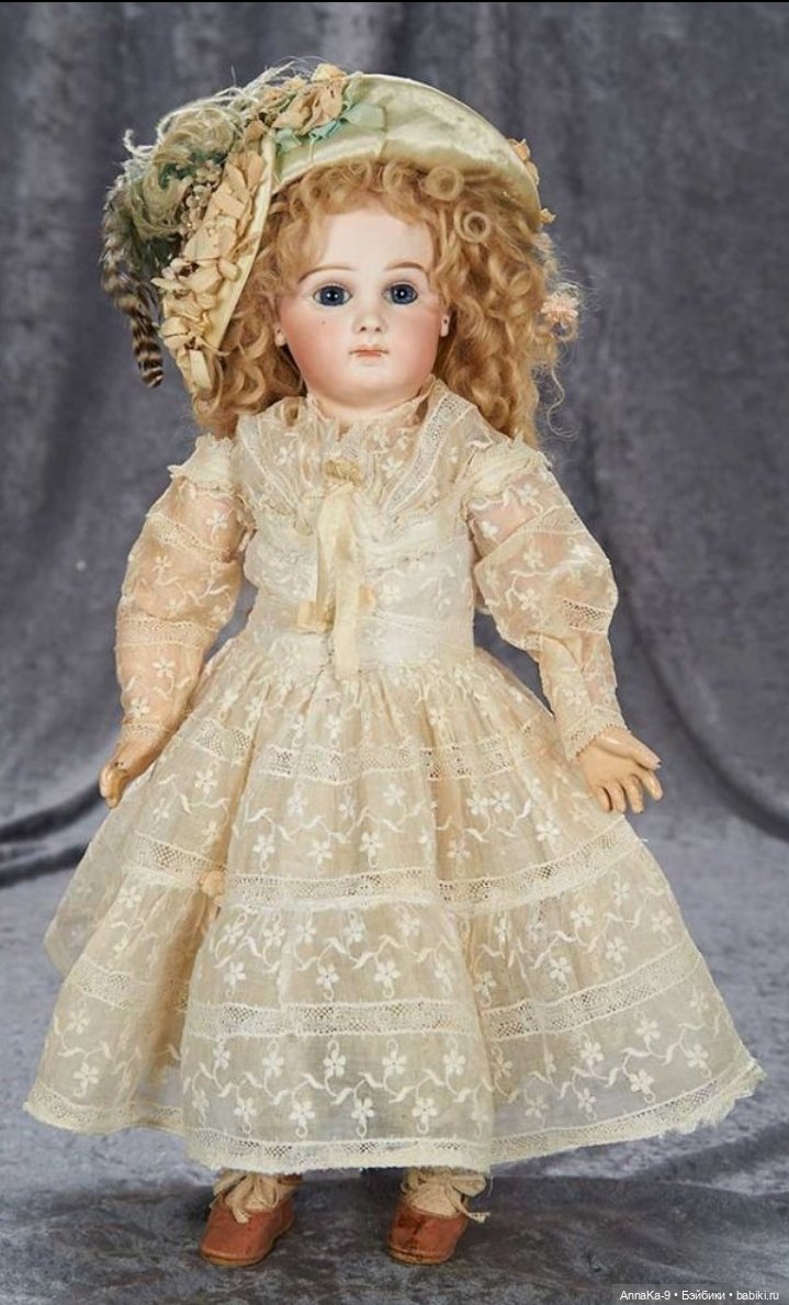 Кукольные платья из кружев, хлопковой сетки и шитья