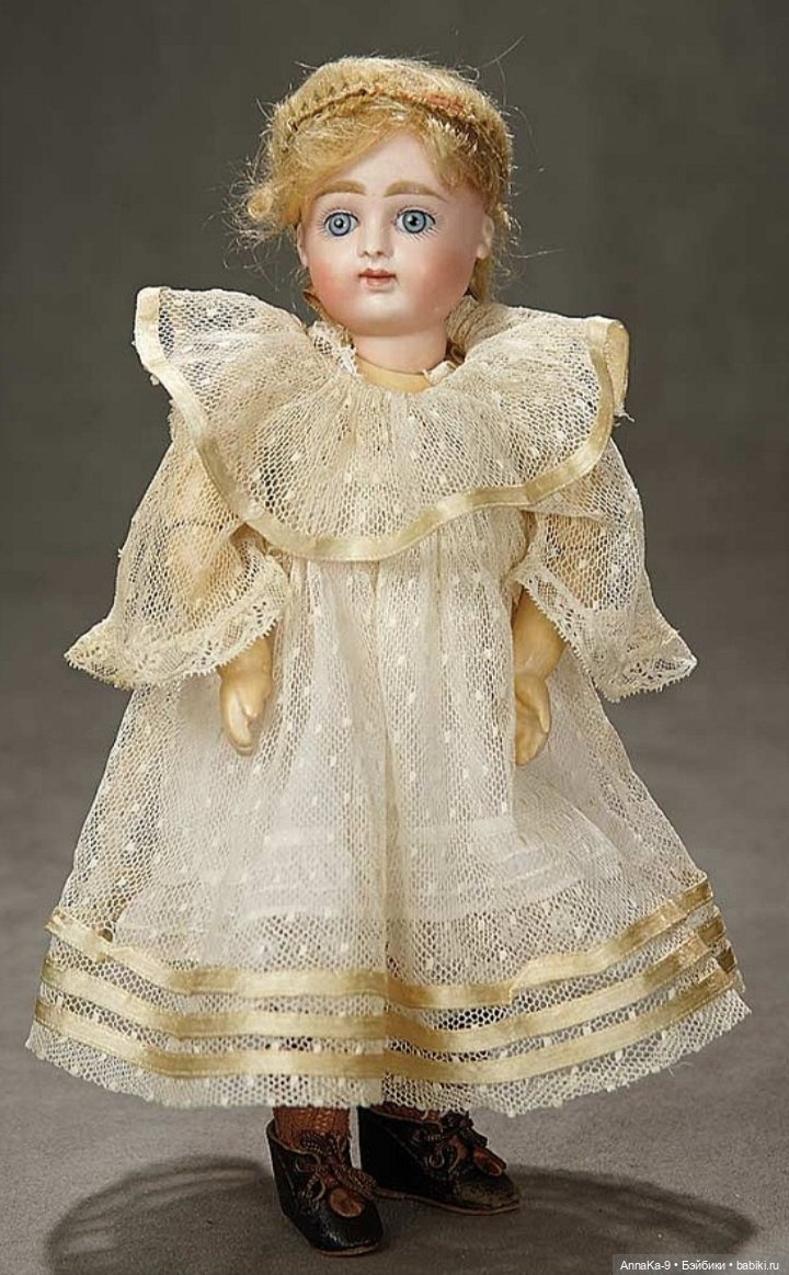 Кукольные платья из кружев, хлопковой сетки и шитья (фото 5)