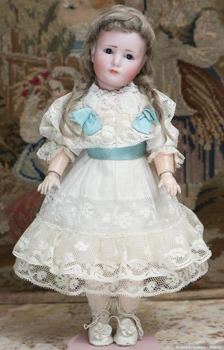 Кукольные платья из кружев, хлопковой сетки и шитья