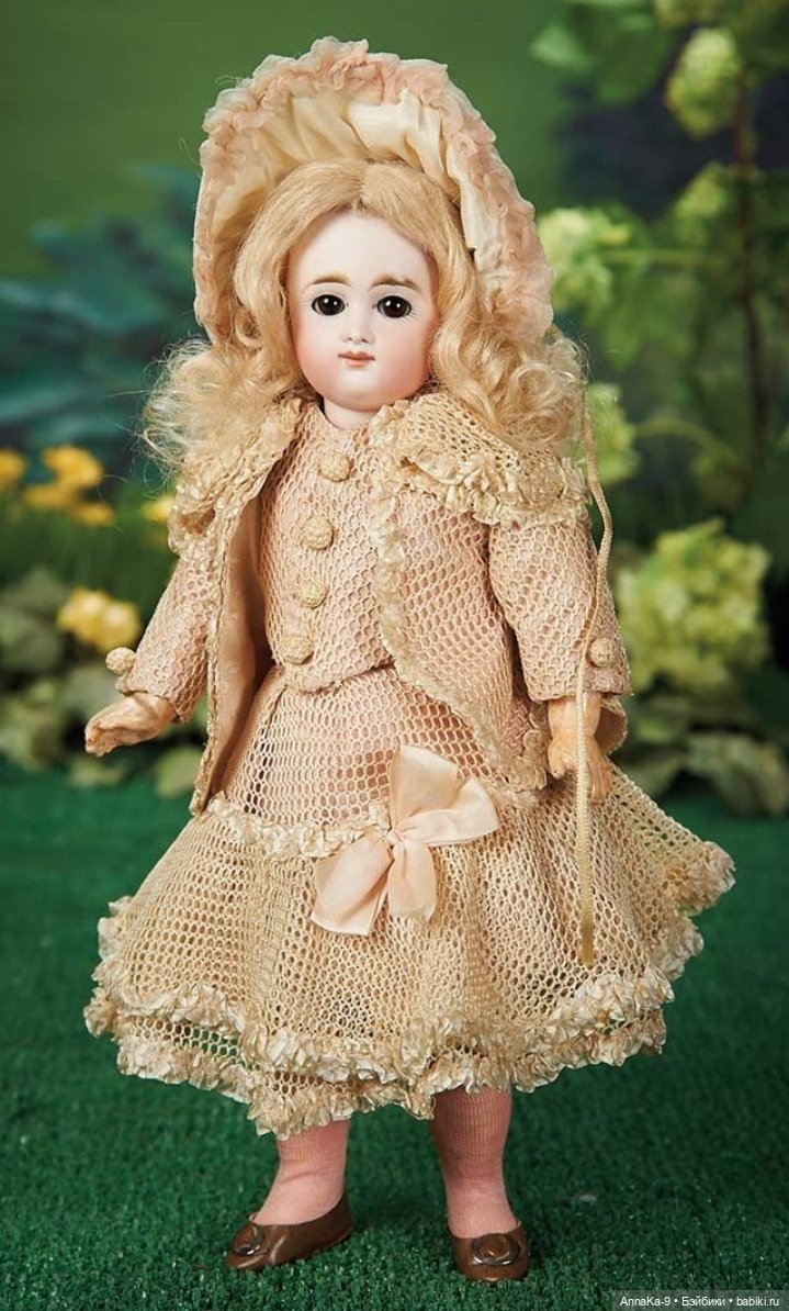Кукольные платья из кружев, хлопковой сетки и шитья (фото 2)