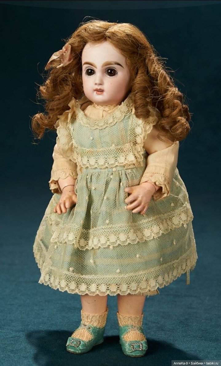 Кукольные платья из кружев, хлопковой сетки и шитья